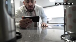 Az óriás kannás bejárónő megrakva