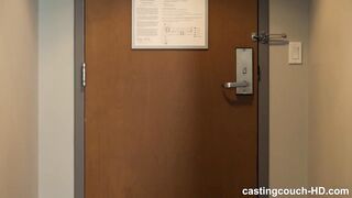 Solana a fiatal barna hölgyemény a castingon járt