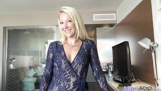 Világos Szőke milf anyuci rendesen megkefélve