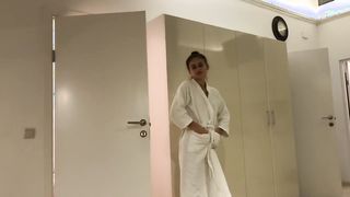 Orosz tini pici nőci hátsó bejáratba kefélbe