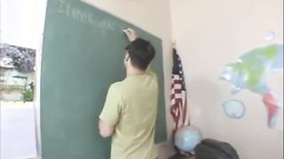 Hatalmas tőgyes tanárnők