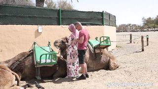Méretes mellű arab kiscsaj baszása