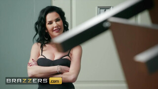 Brazzers - Veronica Avluv popókája megrakva