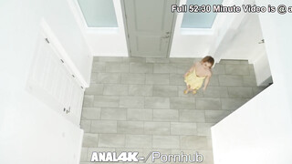 Anal4K - Bella Rose popsiba tolva