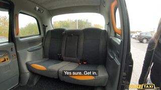 Fake Taxi - Tini hölgyemény és a méretes taxis dákó
