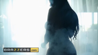 Brazzers - kerek szép seggű kisasszony a fürdőkádban