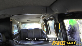 Fake Taxi zöld hajú nőci popókája kúrható