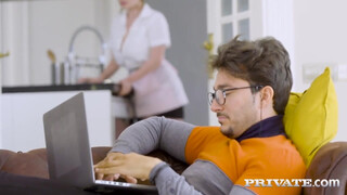 Private-com - Alice Wayne a méretes didkós szobalány