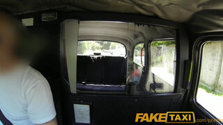 FakeTaxi - Rio Lee a hatalmas keblű fekete hölgyemény