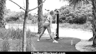 TheRealWorkout - Fitnesz vlogger és a méretes dárda esete