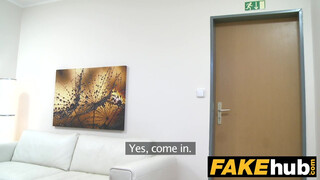 Fake Agent - ártatlan csoki csajszi és a kuki esete