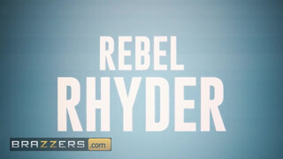 Brazzers - Rebel Rhyder és Adira Allure hármasban szexelnek