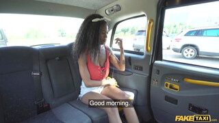 Fake Taxi - Tina Fire a méretes keblű barna picsa