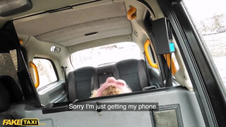 Fake Taxi - Izgató latin kiscsaj megdugva a taxiban
