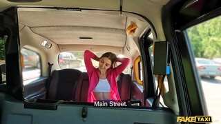 Fake Taxi - Sportos csajszi megkúrelva a taxiban