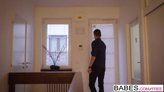 Babes - Paula Shy a hatalmas didkós spiné