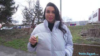 Public Agent - Arish a méretes tőgyes ukrán milf