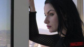 análized - Veruca James seggébe csoki pélót nyomnak be