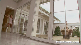 Private com - Jessica Moore durván popóba dugva