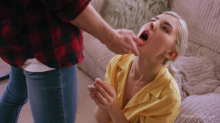 WOWGIRLS - Eva Elfie a hatalmas didkós orosz kisasszony