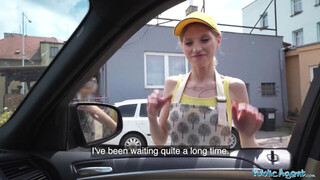 Public Agent - Molly Devon a bombázó vékony csaj