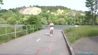 Public Agent - Méretes csöcsű formás seggű kiscsaj