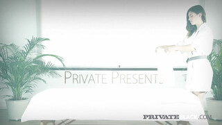 PrivateBlack - Julia Rocka a szexy masszőr hölgyemény