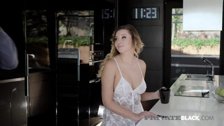 PrivateBlack - Anna Polina a hatalmas keblű fiatal spiné