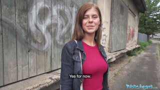 Public Agent - Tiffany Blue a dögös formás seggű kiscsaj