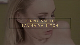 Jenny Smith a világos szőke méretes csöcsű milf lovagol a faszon