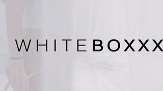 WhiteBoxxx - Darcia Lee a hatalmas mellű magyar kokeró spiné