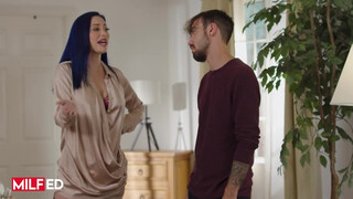 MILFED - Eve Marlowe fiatalabb krapekkal szexel