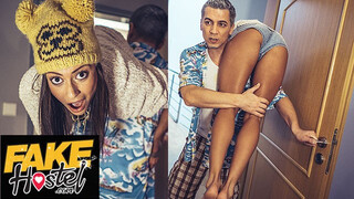 Fake Hostel Porn - Cassie Del Isla a szexy turista spiné