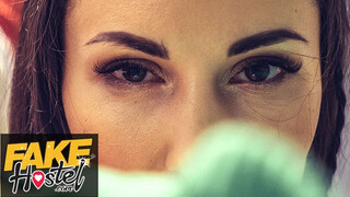 Fake Hostel HD - Lilu Moon a izgató orosz kiscsaj