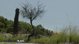 PrivateBlack - Carolina Savage popóba rakva a billiárd asztalon