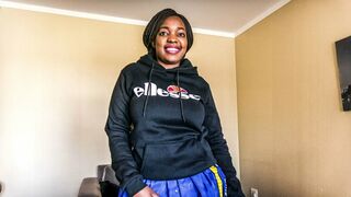 Afrikai fősulis picsa munkát keres a tanulmányaihoz