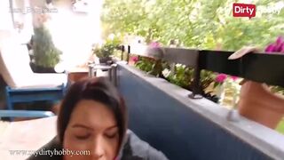 Lara Bergmann forró baletli cumizása megkúrva méretes faszal