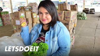 Duci kolumbiai milf pinája mélyen megkúrelva xiomarától