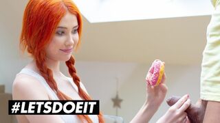 Gisha Forza méretes cicis vörös bombe egy fánkot érő durva dugásért