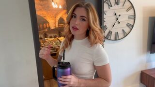 A fiúm csajának szájába élveztem, miközben ő a másik szobában volt