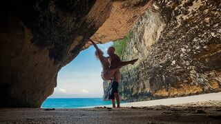 Vad baszás a izgató strandon és forró ondó borít be