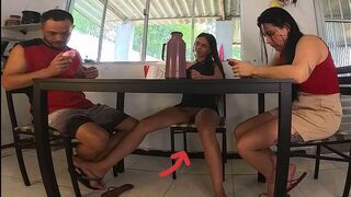 A csávóm férjének szoptam le az asztal alatt a szülinapján